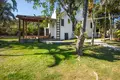 4 bedroom house 44 508 m² West Bay, Honduras