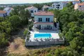 6-Schlafzimmer-Villa 283 m² Omisalj, Kroatien
