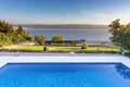 Casa 4 habitaciones 330 m² Grad Omis, Croacia