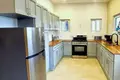 Haus 4 Schlafzimmer 195 m² Roatan, Honduras