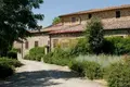 Propiedad comercial 6 000 m² en Siena, Italia