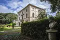 Villa 10 bedrooms 1 000 m² Siena, Italy