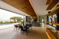 4-Schlafzimmer-Villa 702 m² lAlfas del Pi, Spanien