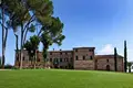 Villa 10 bedrooms 4 331 m² Siena, Italy