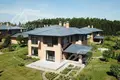 8 room house 409 m² in Central Federal District, Russia