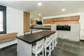 Haus 6 Schlafzimmer 660 m² Dos Hermanas, Spanien
