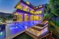 5 bedroom apartment 300 m² Alanya, Turkey
