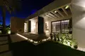 4-Schlafzimmer-Villa 702 m² lAlfas del Pi, Spanien