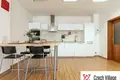 Mieszkanie 3 pokoi 80 m² Miasto Stołeczne Praga, Czechy