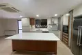 Dom 4 pokoi 380 m² w Strovolos, Cypr
