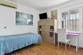 4 bedroom house 251 m² Dos Hermanas, Spain