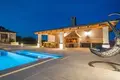 villa de 5 dormitorios 350 m² Pola, Croacia