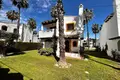 Villa de tres dormitorios 131 m² Orihuela, Španjolska