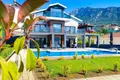 villa de 5 dormitorios 310 m² Iyidere, Turquía