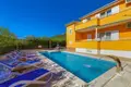 villa de 5 chambres 246 m² Kastel Stafilic, Croatie