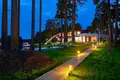 6 room house 1 000 m² Dzilnuciems, Latvia