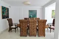 4-Schlafzimmer-Villa 208 m² Estepona, Spanien