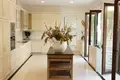 8 bedroom House 2 200 m² Marbella, Spain