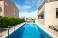 6 bedroom house 280 m² Nin, Croatia