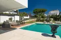 Haus 4 Schlafzimmer 560 m² Manilva, Spanien