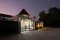 Villa de tres dormitorios 215 m² Chalong, Tailandia