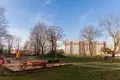 Nieruchomości komercyjne Rembates 8
