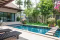 Villa mit 2 Schlafzimmern 250 m² Rawai, Thailand