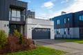 Haus 5 zimmer 253 m² in Pinki, Lettland