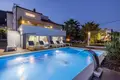 4 bedroom Villa 386 m² Kastel Stari, Croatia