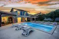 6 bedroom house 349 m² Opcina Medulin, Croatia