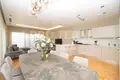 5 bedroom villa 280 m² Muratpasa, Turkey