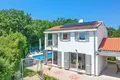 Dom 6 pokojów 300 m² Krk, Chorwacja