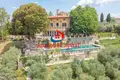Villa 30 habitaciones 320 000 m² Toscana, Italia