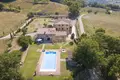 Propiedad comercial 982 m² en Poppi, Italia