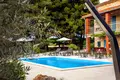 Casa 5 habitaciones 538 m² Grad Porec, Croacia