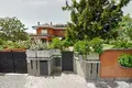 Villa de 7 dormitorios 400 m² Roma, Italia