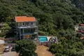 villa de 5 dormitorios 247 m² Buljarica, Montenegro