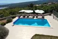 Villa de tres dormitorios 250 m² Omisalj, Croacia