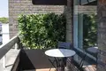 2 bedroom apartment 74 m² in London, United Kingdom