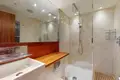 3 bedroom apartment 26 m² in London, United Kingdom