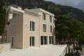 Villa de 4 dormitorios 420 m² Dobrota, Montenegro