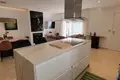 Mieszkanie 2 pokoi 120 m² Marbella, Hiszpania