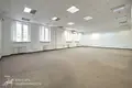 Oficina 2 habitaciones 136 m² en Minsk, Belarús