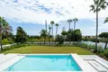 4-Schlafzimmer-Villa 430 m² Estepona, Spanien