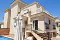 Villa de tres dormitorios 150 m² Orihuela, Španjolska