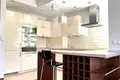 Mieszkanie 4 pokoi 92 m² Warszawa, Polska