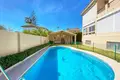 Haus 6 Schlafzimmer 324 m² Dos Hermanas, Spanien