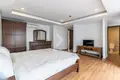 Condo 3 rooms 222 m² in Sangkat Boeng Keng Kang Ti Bei, Cambodia
