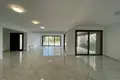 Квартира 4 спальни 350 м² в Агиос Тихонас, Кипр