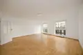 Mieszkanie 3 pokoi 137 m² Warszawa, Polska